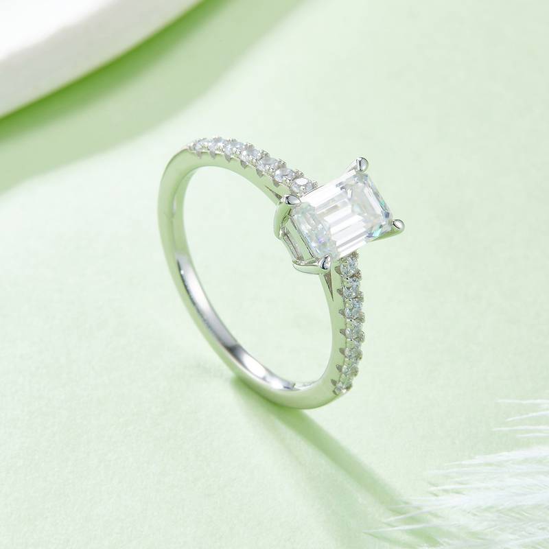 微镶长方形S925银镀白金MoissaniteWomen's Ring1.0ctD级